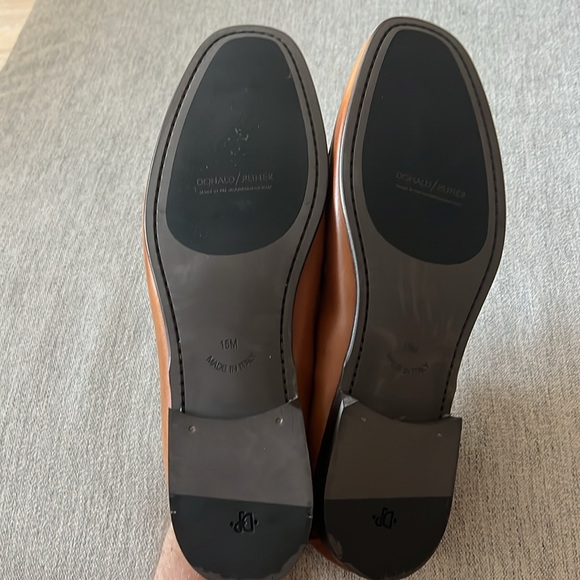 Donald Pliner Dress Shoes - Picture 4 of 4